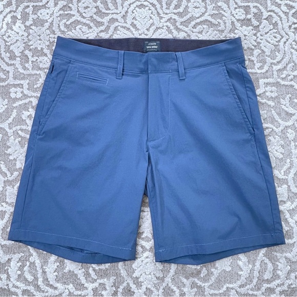 J. Crew Men’s 7” Tech Shorts - Picture 2 of 11